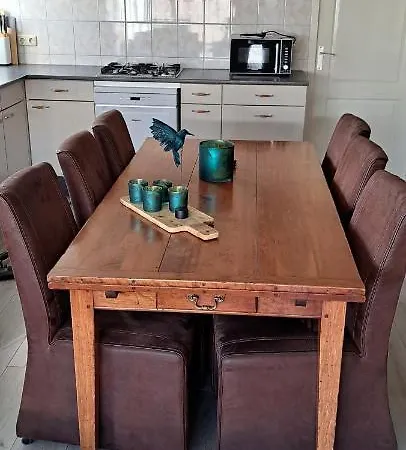 Onder De Walnoot * ארמלו